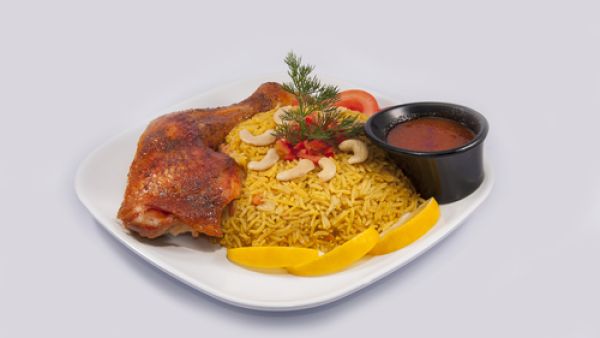 طريقة تحضير مندي الدجاج (shutterstock.com)