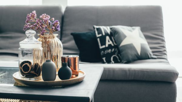 اخلق حالة من الدمج بين الخامات في غرفة المعيشة (shutterstock.com)
 اخلق حالة من الدمج بين الخامات في غرفة المعيشة (shutterstock.com)