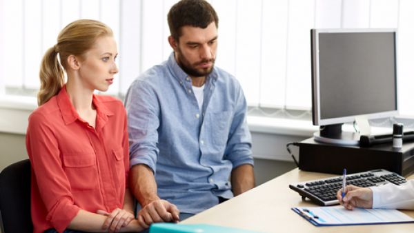 هناك بعض النصائح يمكن للرجل اتباعها مما يعمل على زيادة القدرة الإنجابية  (shutterstock.com)
