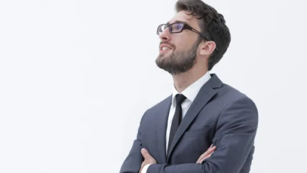 لا تستعمل صابونة عادية كدهان للحلاقة فقد تتسبب لبشرتك بالجفاف (shutterstock.com)