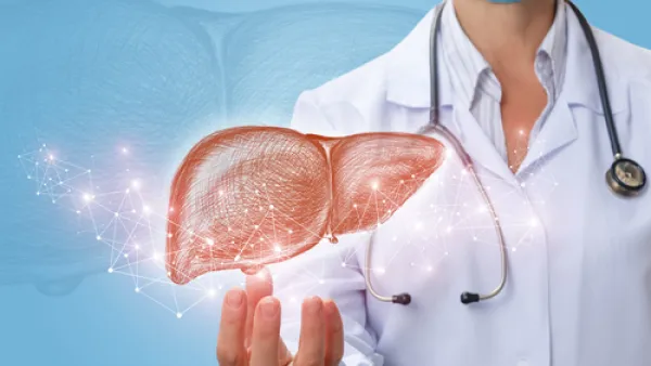 تقتضي حماية الكبد من الأمراض الابتعاد عن الأطعمة مطبوخة في المطاعم (shutterstock.com)

