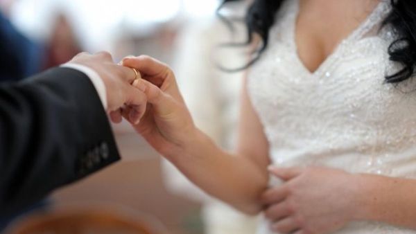 Syrian men are selling themselves into marriage to earn money (Shutterstock/File photo) 