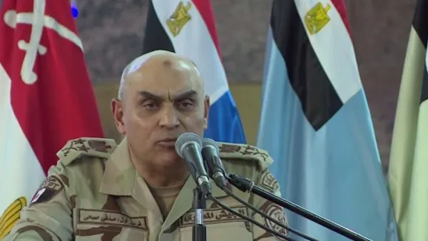 صبحي: محاربة الإرهاب في الداخل مهمة الداخلية وليس الجيش - يوتيوب
