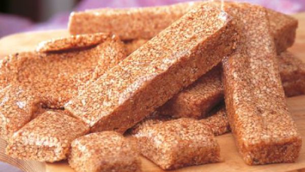 البقلاوة بالفستق من الحلويات الشرقية المميزة التي تقدم في عيد المولد النبوي الشريف في تركيا