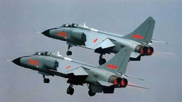 مقاتلتان صينيتان تعترضان طائرة أمريكية فوق بحر الصين الشرقي