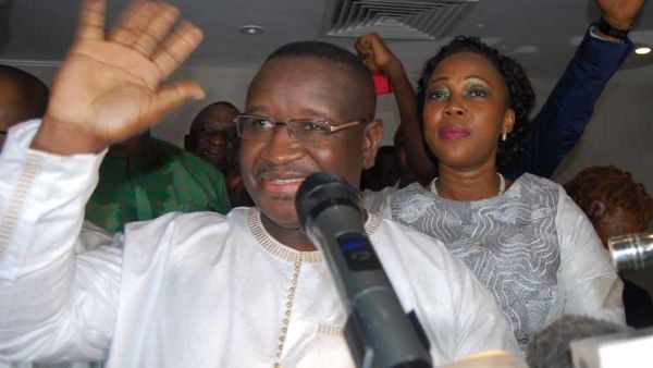 مرشح المعارضة في سيراليون يفوز بالانتخابات الرئاسية ومنافسه يرفض النتيجة
