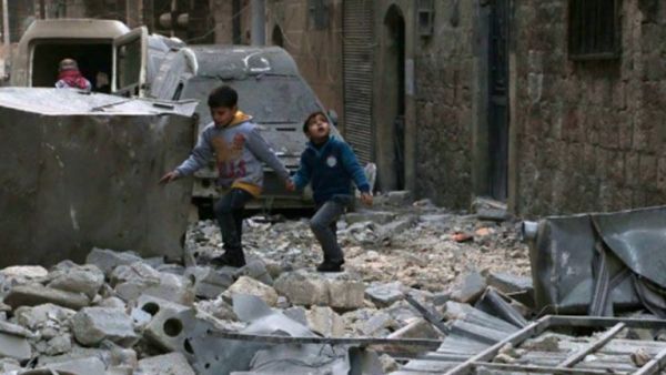 النظام يقصف ريف إدلب وحماة ونزوح مدنيين إلى الشمال