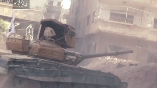 الدبابة التي اقتحم بها فيلق الرحمن تحصينات نظام الأسد في حي جوبر - يوتيوب