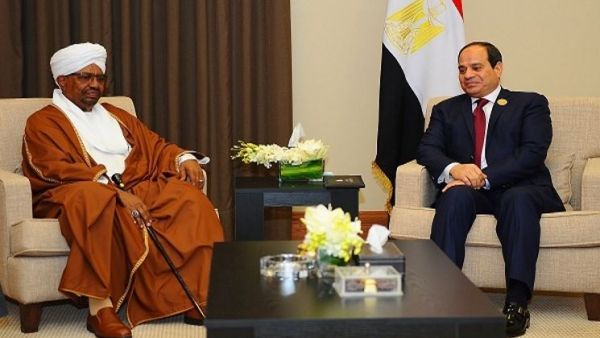 شهد البلدان توترا في وسائل إعلامية ومنصات تواصل عقب حديث سوادني عن توجه لإبعاد المصريين بطرق دبلوماسية من حلايب 