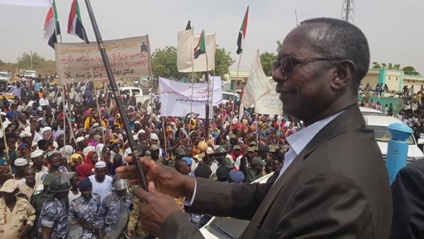 قال إبراهيم في تصريحات لـ "سونا": "ليست هناك حكومة انتقالية"