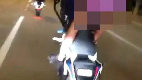 فيديوهات وصور لشباب شبه عُراة على كورنيش الدمام بالسعوديه 