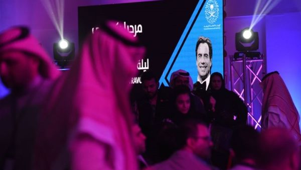 الممثل العالمي جون ترافولتا وصل إلى السعودية الشهر الجاري لتدشين افتتاح دور السينما 