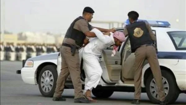 السعودية تعلن اعتقال داعشي قتل عسكريا في تبوك