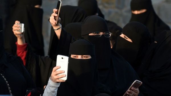 السعودية تدعو مواطناتها لعدم ارتداء النقاب في سويسرا
