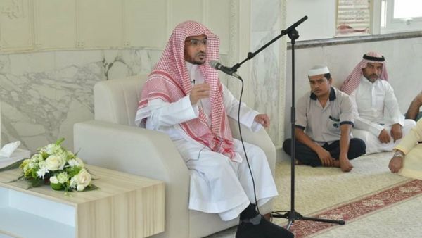 أثارت تغريدة المغامسي سخطا واسعا من قبل متابعيه، الذين اتهموه بـ"المبالغة في النفاق لابن سلمان"