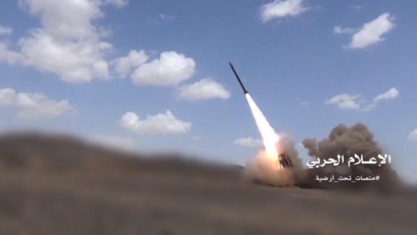 يقوم الحوثيون بشكل مستمر بشن هجمات على مواقع الجيش السعودي أو شركة "أرامكو" 