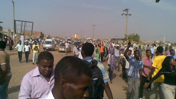 غوتيريش يدعو السودان إلى التحقيق في مقتل متظاهرين
