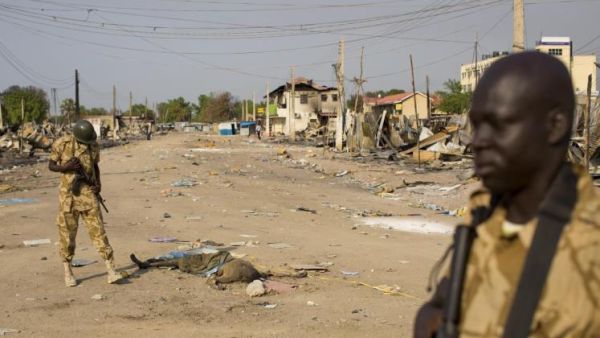  لا يكون مستوى الماء في منطقة المستنقعات مرتفعا، إلا أن غالبية مواطني جنوب السودان لا يعرفون السباحة