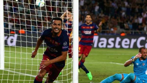 بيدرو يحتفل بهدفه