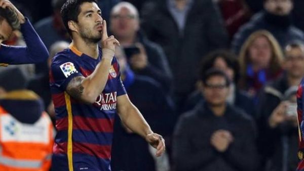 سواريز يواصل تألقه ويسجل سوبر هاتريك