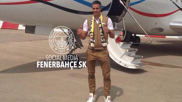 فان بيرسي يصل اسطنبول