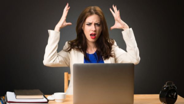ضغط المرأة في العمل يجعلها عرضة للأصابة بالاكتئاب