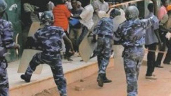 اشتدت حركة الاحتجاج بتظاهرات طلابية ضد ارتفاع اسعار المواد الغذائية