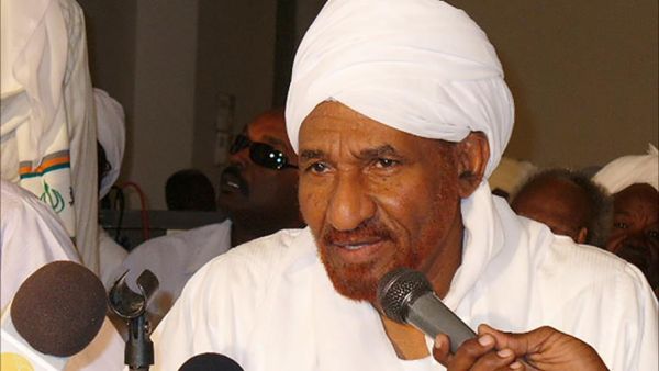 زعيم حزب الأمة المعارض في السودان الصادق المهدي