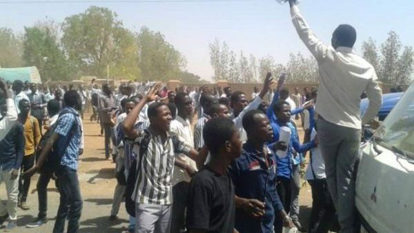 أزمة خبز في السودان تهدد برفع سعره
