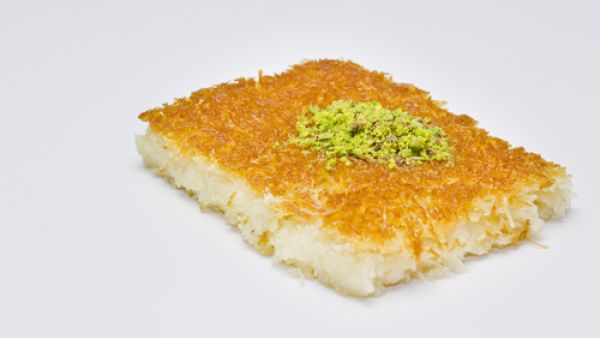 الكنافة بالكريمة