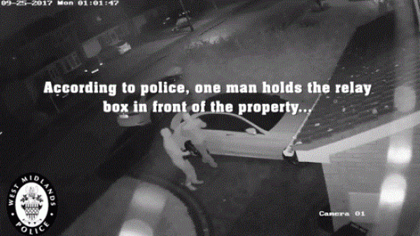 كاميرا مراقبة تُظهر لصوصاً يسرقون سيارة دون استخدام مفاتيحها!