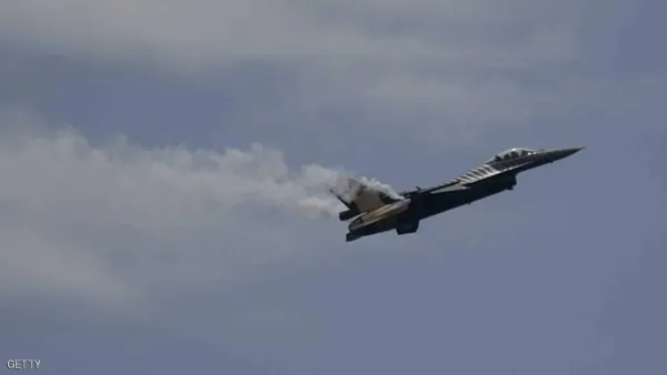 طائرة تركية من طراز F-16
