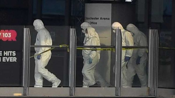 تم إغلاق الطريق المؤدي إلى قصر بكنغهام وشوارع أخرى في المنطقة