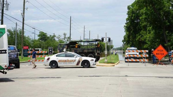 خمسة قتلى وأربعة مفقودين خلال فيضانات مفاجئة في قاعدة عسكرية أمريكية في تكساس
