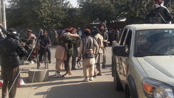 الشرطة تقول إن الاشتباكات ما زالت دائرة في المدينة