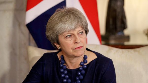 ماي تقترح استقالتها مقابل دعم المحافظين لخطتها حول "بريكست"
