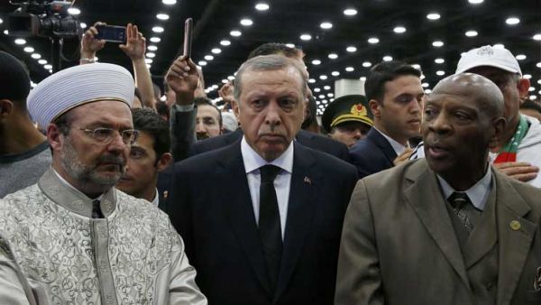 أردوغان يقطع مشاركته في تشييع محمد علي كلاي 