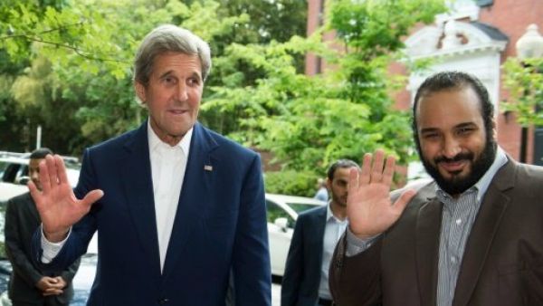 الأمير محمد بن سلمان ولي ولي العهد السعودي خلال لقائه وزير الخارجية الاميركي جون كيري