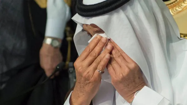 دموع الملك سلمان