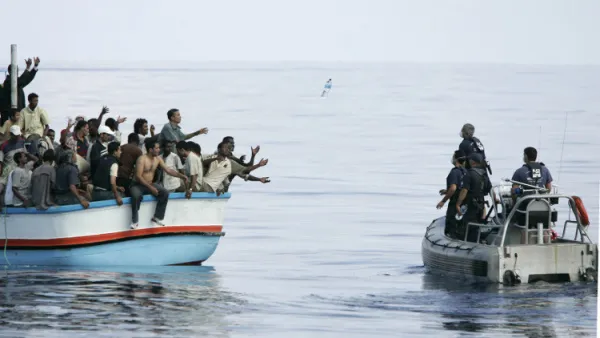 السودان تعتقل أحد أكبر مهربي البشر وترحله إلى إيطاليا
