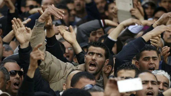 حراك احتجاجي متصاعد ينذر بشتاء ساخن في الشارع التونسي