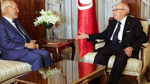 "النهضة" ترحب بالتعديل الوزاري و"نداء تونس" يعتبره انقلابا
