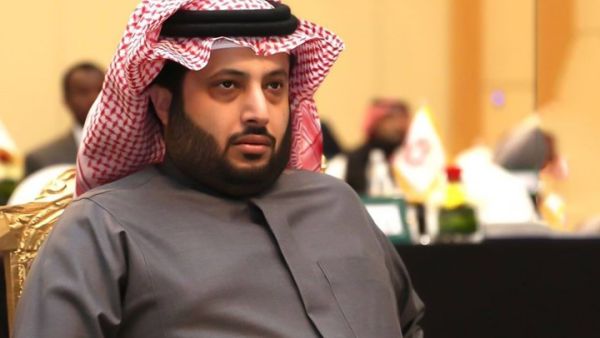 نشر مغردون سعوديون تعليقات طريفة على اعتزال آل الشيخ للشعر