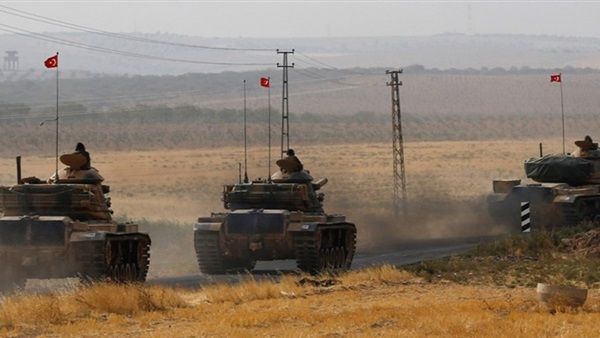 تضم التعزيزات ناقلات جنود مدرعة جرى إحضارها من ولاية جانقيري شمالي تركيا
