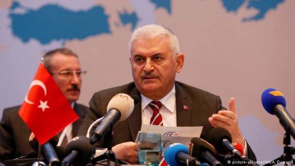 الحكومة قررت إطلاق اسم شهداء "15 يوليو" على جسر البوسفور الشهير - 