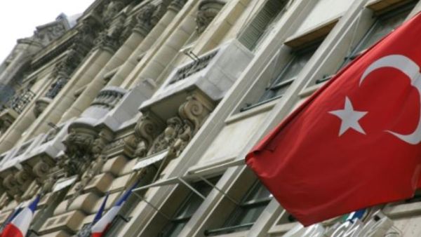 تظاهرة في باريس احتجاجا على "تآمر تركيا ضد مسيحيي الشرق"
