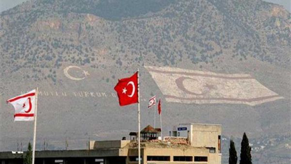 تركيا تنفي عزمها سحب قواتها من قبرص
