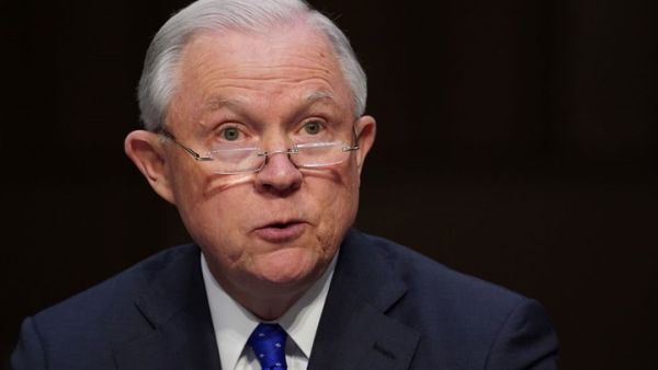 جاءت اتهامات ترامب لكومي، بالتزامن مع استعداد الأخير لنشر كتاب جديد يقارن فيه بين ترامب وزعيم مافيا 