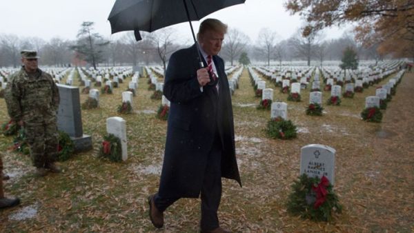 ترامب أرجأ رحلته إلى فلوريدا لقضاء عطلة رأس السنة