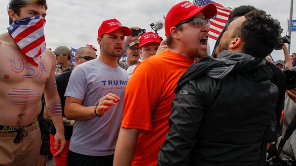 عدد المحتجين المناهضين لترامب بلغ نحو 20